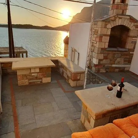 Case de vacanță Niki Masouri